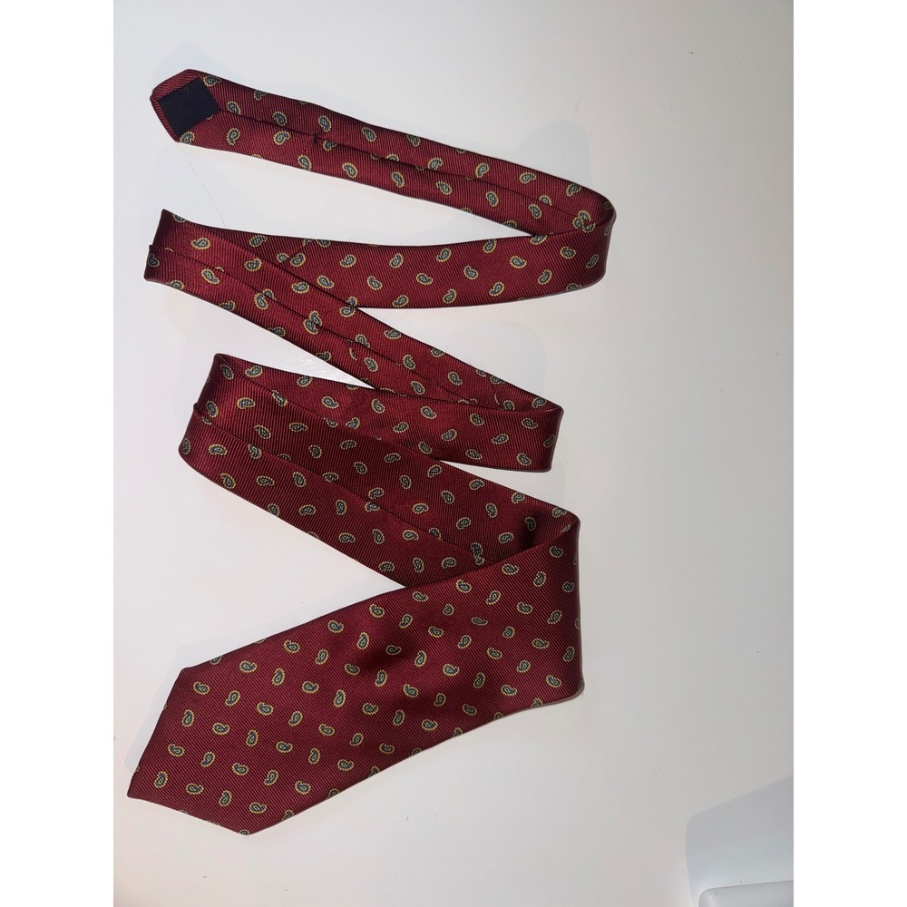 Brooks Brothers Makers Silk Tie Burgundy Red Paisley Hand Made USA Mens Necktie